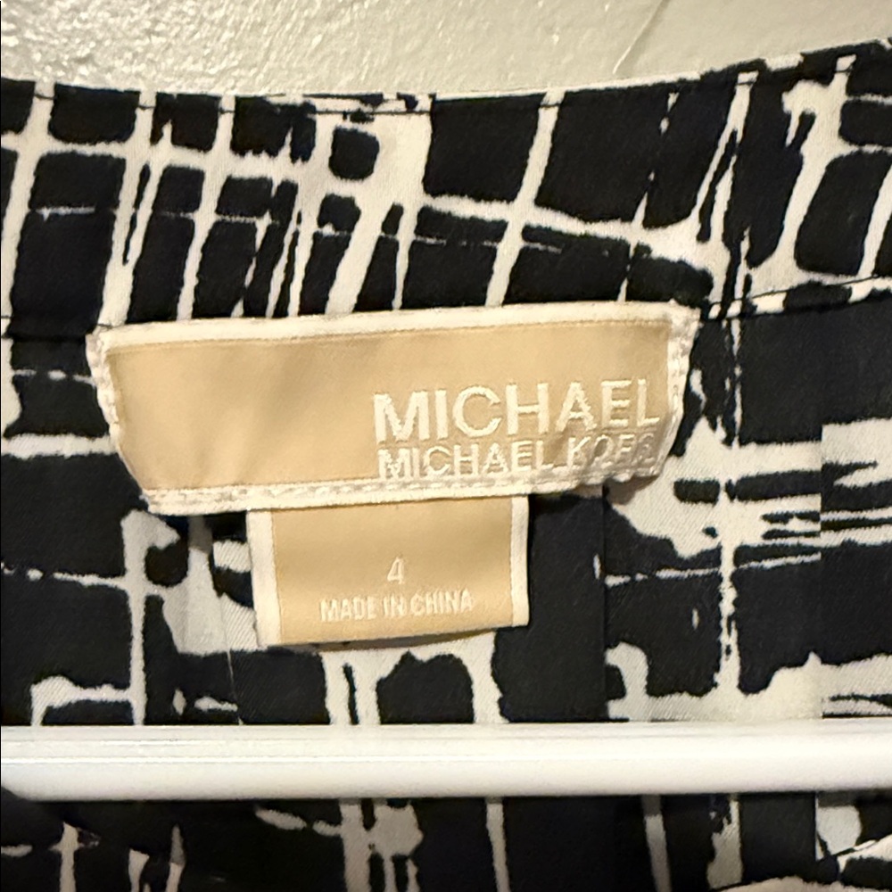 MICHAEL Michael Kors Black and White Patterned Blouse 4 - Picture 2 of 8